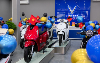 VinFast đồng loạt khai trương 66 đại lý xe máy điện - giới thiệu mô hình showroom xe điện cao cấp EV-Zone