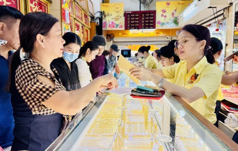 Giá vàng lại giảm, chỉ còn 134 triệu đồng/lượng