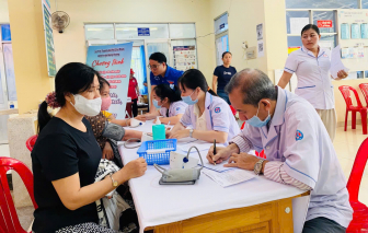 150 phụ nữ xã Kim Long được khám, tầm soát ung thư cổ tử cung miễn phí