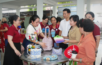 Phụ nữ Hòa Hưng kết nối khởi nghiệp, chung tay hành động vì môi trường xanh