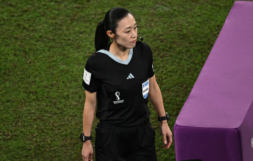 Khi phụ nữ cầm còi ở World Cup