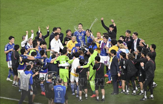 Nét đẹp văn hoá dọn dẹp khán đài của CĐV Nhật Bản mỗi mùa World Cup