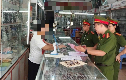 Tạm giữ hơn 4.000 sản phẩm kính mắt nghi giả mạo, không rõ nguồn gốc xuất xứ