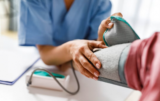 Ngành chăm sóc sức khỏe trở thành 'phao cứu sinh' cho người tìm việc
