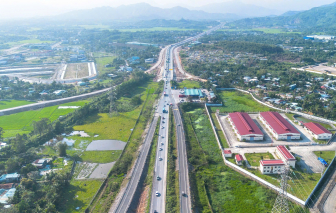 Dự án cao tốc Hòa Liên-Túy Loan qua Đà Nẵng thông xe gần 1 năm nhưng vẫn chưa thể hoàn thiện