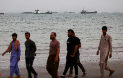 Eo biển Hormuz vẫn tê liệt dù Mỹ và Iran đạt thỏa thuận hòa bình