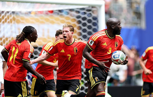 Lukaku giúp Bỉ chia điểm với Ai Cập