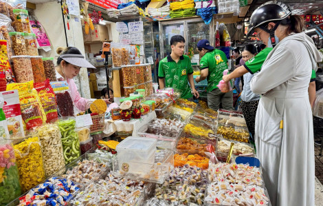 Tiểu thương muốn thuế khoán, chuyên gia nói “không nên”