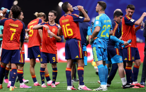 Tranh cãi về các quãng nghỉ tiếp nước tại World Cup 2026