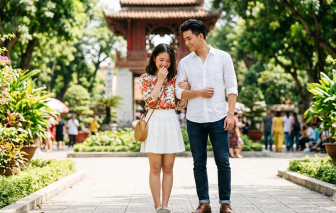 Chỉ đường cho hươu: “Trông… râu mà bắt hình dong”