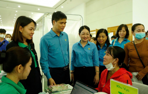 Hơn 2.000 công nhân được khám sức khỏe và tư vấn pháp luật miễn phí