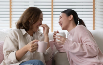 Giới trẻ Trung Quốc chi tiền để thuê 'chị gái' tâm sự