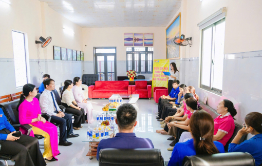 Xã Tân Nhựt ra mắt điểm tư vấn pháp luật miễn phí cho người dân