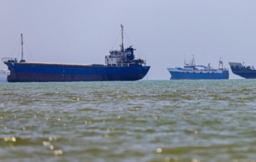 Cam kết của Iran về Hormuz kéo giá dầu về mức trước chiến tranh