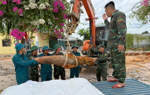 Đào móng xây trường học, phát hiện quả bom nặng 250kg còn nguyên kíp nổ