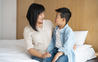 Vợ tự ý đón con riêng về khiến chồng thành người ngoài cuộc