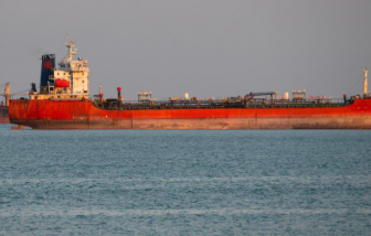 Iran tấn công tàu hàng ở eo biển Hormuz, Liên hiệp quốc dừng sơ tán thuyền viên