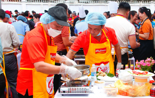 Gia đình Việt cùng vun đắp hạnh phúc trong thời đại số